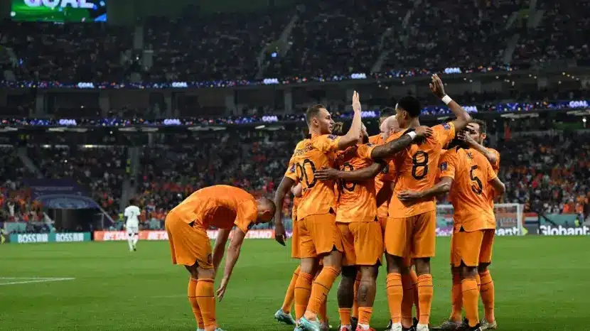 من هو الهداف التاريخي للمنتخب الهولندي 
