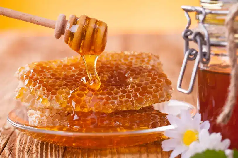 فوائد عسل النحل
